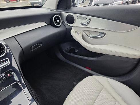 Used 2016 Mercedes-Benz C 350e Sedan w/ Multimedia Package image 39