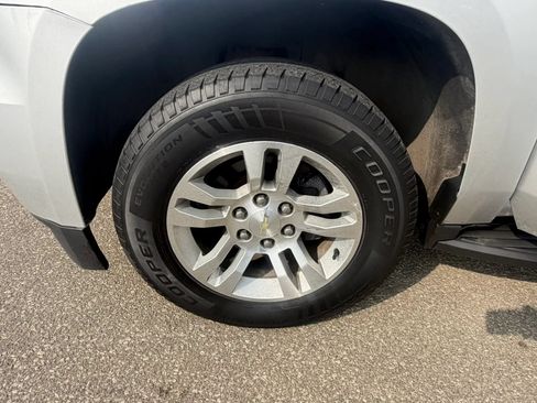 Used 2018 Chevrolet Suburban LT AWD/4WD image 34
