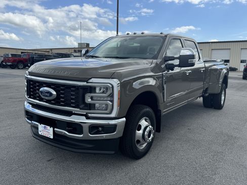 New 2026 Ford F350 Lariat w/ Lariat Ultimate Package AWD/4WD image 2