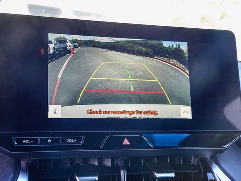 Certified 2024 Toyota Venza Nightshade image 30