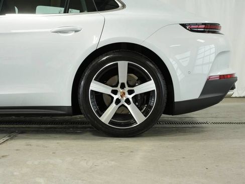 Used 2025 Porsche Panamera 4 AWD/4WD image 43