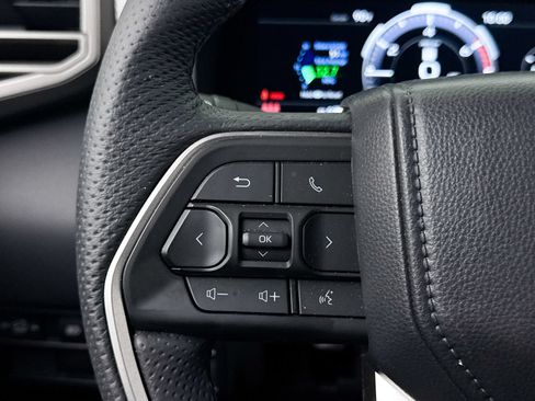 Used 2025 Toyota Tundra Limited AWD/4WD image 33