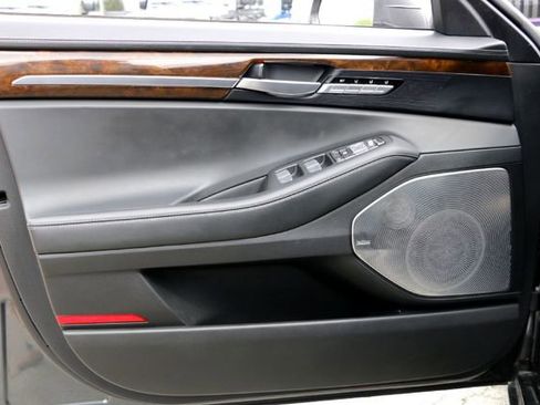 Used 2019 Genesis G90 3.3T Premium image 22