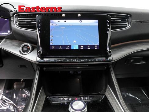 Used 2023 Jeep Wagoneer Series III w/ Preferred Equipment Group image 13