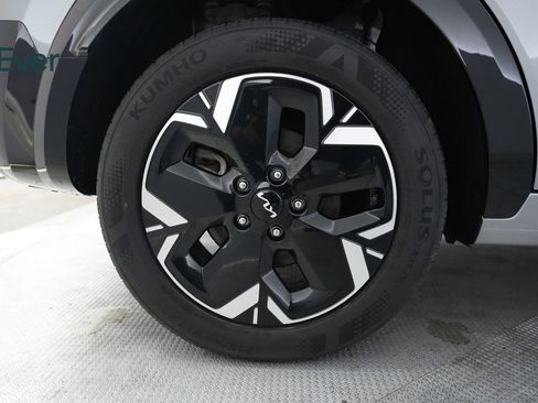 Used 2024 Kia Niro Wind w/ Wind Preserve Package FWD image 19