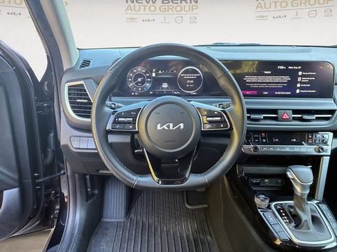 Used 2025 Kia Seltos SX w/ SX Sunroof Package AWD/4WD image 12
