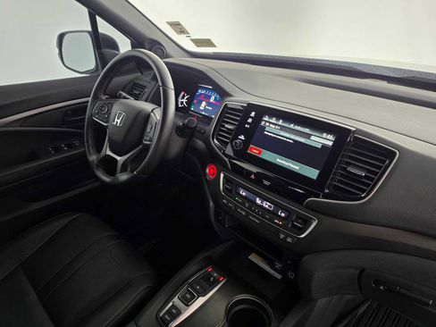 Used 2023 Honda Passport TrailSport image 11