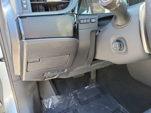 Used 2024 Lexus ES 350 w/ Premium Package FWD image 17