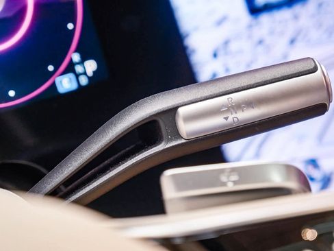 Used 2025 Mercedes-Benz EQS 580 4MATIC SUV image 18