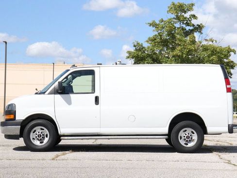 Used 2024 GMC Savana 2500 w/ Driver Convenience Package RWD image 5