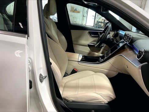 Used 2023 Mercedes-Benz C 300 4MATIC Sedan image 8