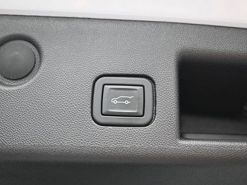 Used 2024 Chevrolet Equinox LT AWD/4WD image 24