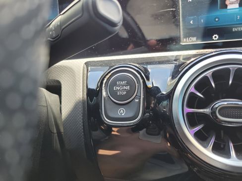 Used 2022 Mercedes-Benz CLA 250 image 23