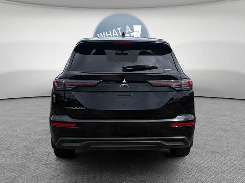 Used 2025 Mitsubishi Outlander ES AWD/4WD image 5