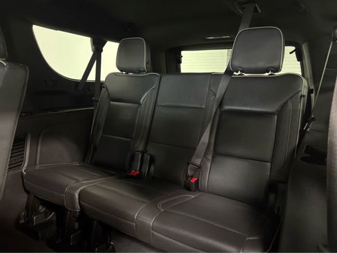 Used 2024 GMC Yukon XL SLT w/ Max Trailering Package AWD/4WD image 17