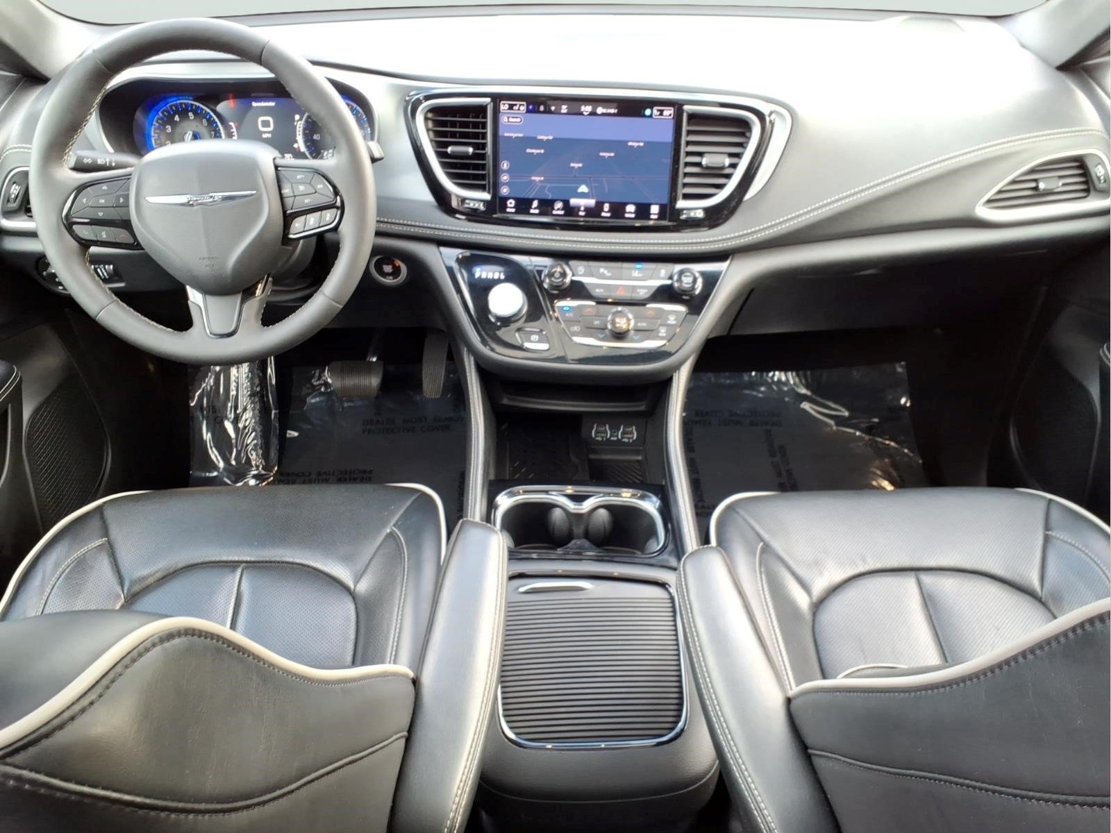 Used 2025 Chrysler Pacifica Limited FWD image 11