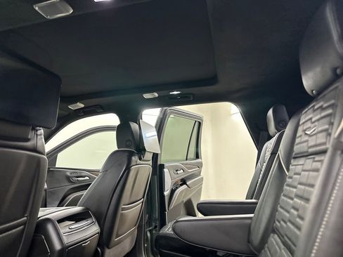 Certified 2024 Cadillac Escalade Premium Luxury Platinum AWD/4WD image 29