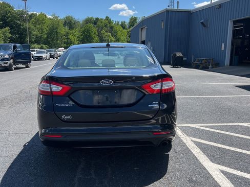 Used 2014 Ford Fusion SE w/ Equipment Group 202A FWD image 5