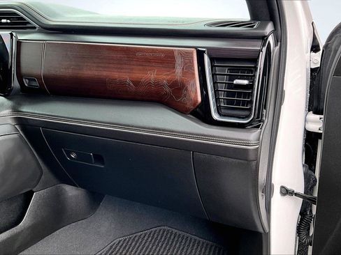 Used 2024 GMC Sierra 1500 Denali Ultimate image 17