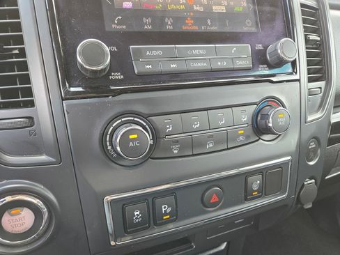 Used 2023 Nissan Titan SV image 15