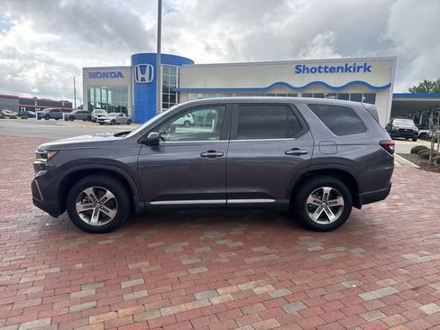 Used 2023 Honda Pilot EX-L image 3