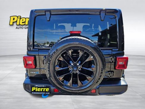 Used 2024 Jeep Wrangler Unlimited Sahara AWD/4WD image 4