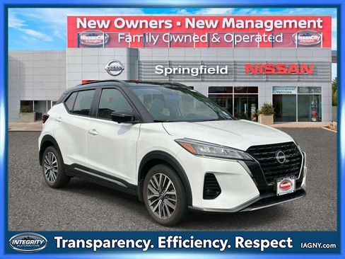 Used 2023 Nissan Kicks SR FWD image 1