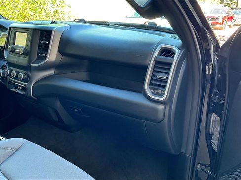 Used 2022 RAM 1500 Big Horn AWD/4WD image 18