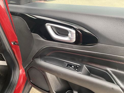 Used 2025 Jeep Compass Trailhawk image 37