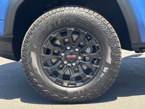 New 2026 GMC Canyon Elevation w/ Convenience Package RWD image 26