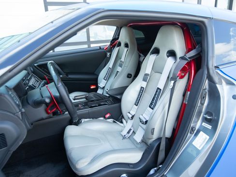 Used 2009 Nissan GT-R Premium AWD/4WD image 5