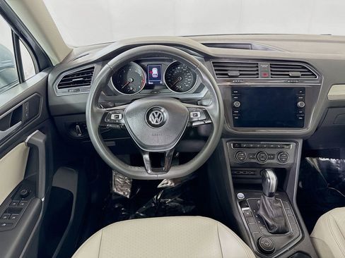 Used 2020 Volkswagen Tiguan SE image 21