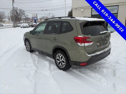 Used 2019 Subaru Forester Premium image 3