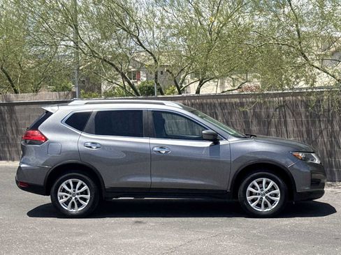 Used 2017 Nissan Rogue SV AWD/4WD image 9