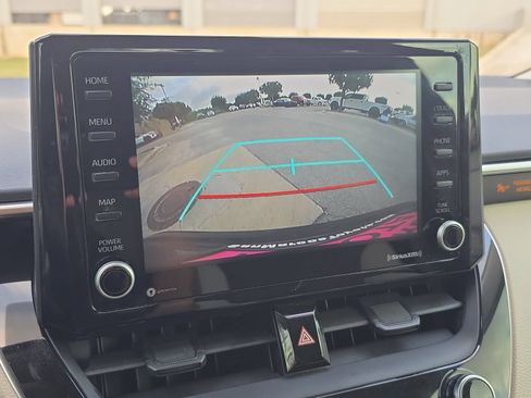 Used 2022 Toyota Corolla LE FWD image 19