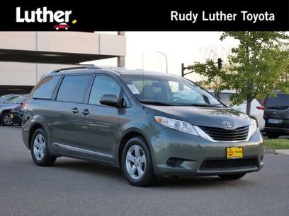 Used 2012 Toyota Sienna LE w/ Towing Pkg