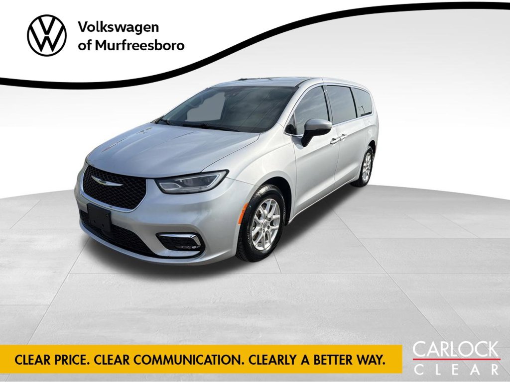 Used 2023 Chrysler Pacifica Touring-L FWD image 1