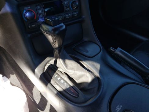 Used 2000 Chevrolet Corvette Base w/ Roof Pkg image 20