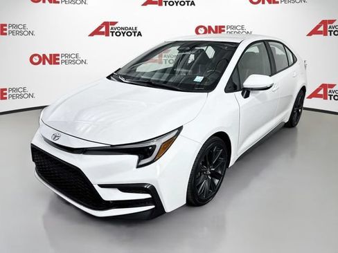 Certified 2025 Toyota Corolla SE FWD image 4