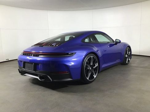 Used 2026 Porsche 911 Carrera T RWD image 9