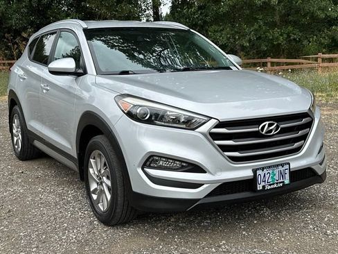 Used 2017 Hyundai Tucson SE w/ SE Popular Package 02 AWD/4WD image 2