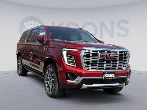 New 2026 GMC Yukon XL Denali w/ Denali Reserve Package AWD/4WD image 10