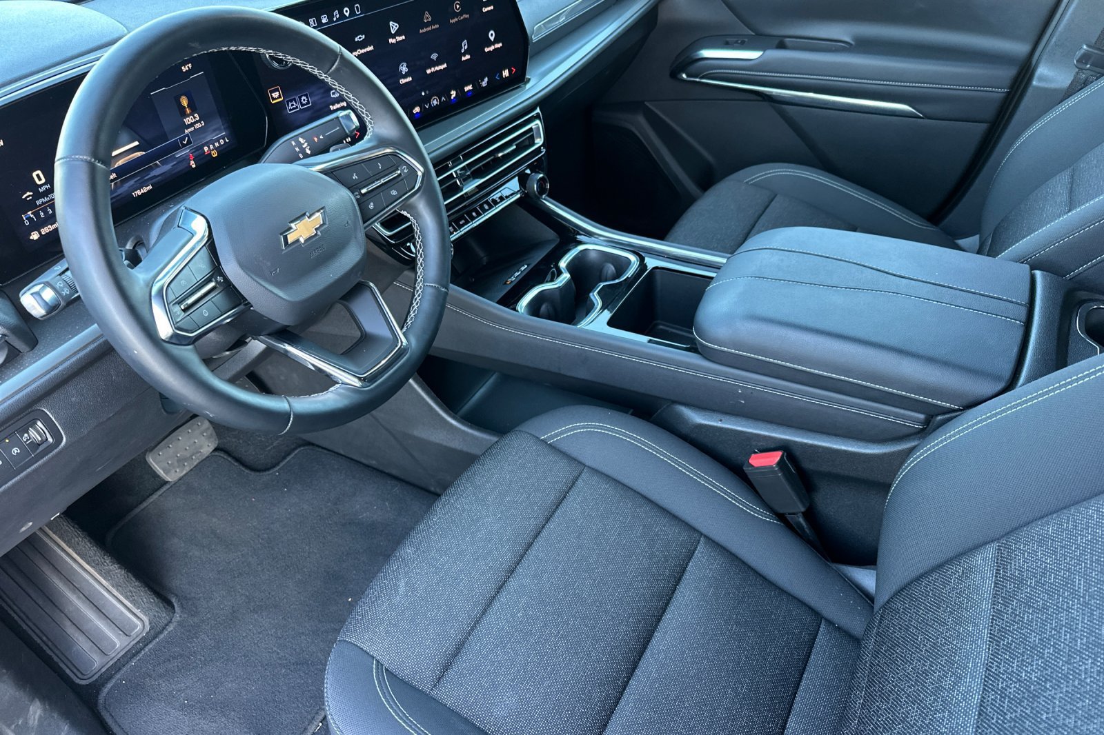 Used 2026 Chevrolet Traverse LT AWD/4WD image 10