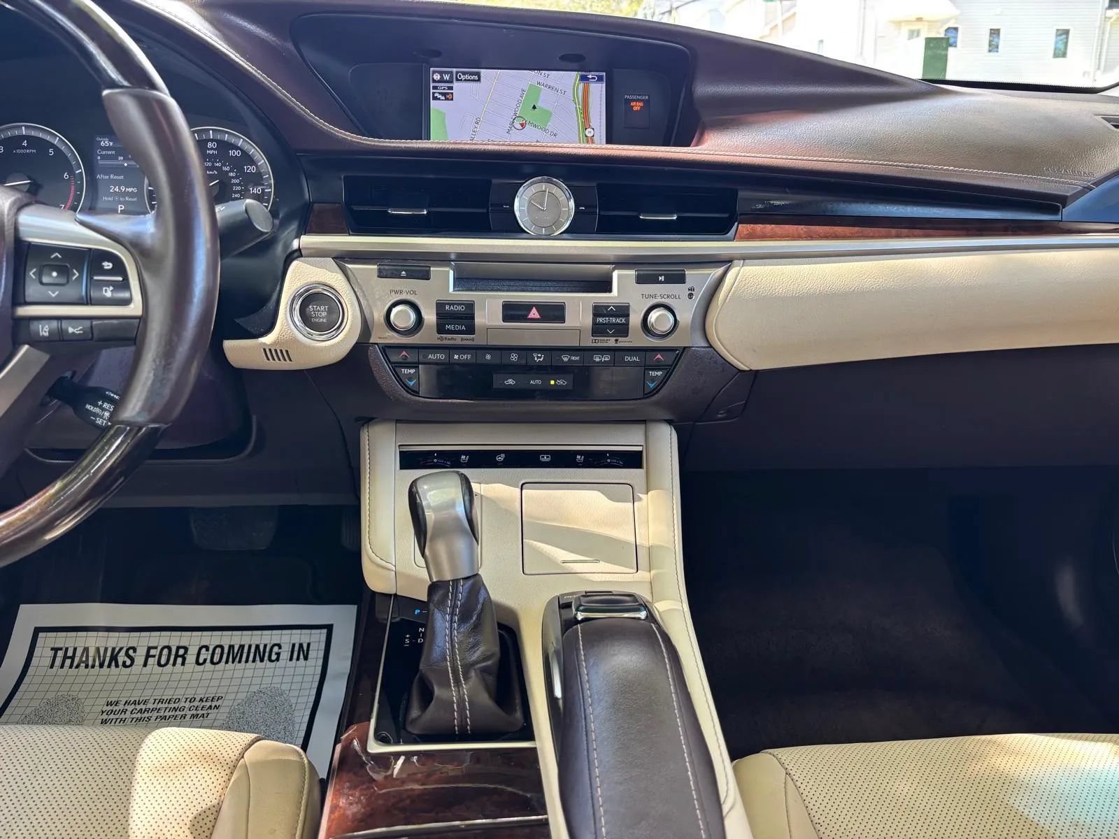 Used 2016 Lexus ES 350 w/ Luxury Package w/Wood Trim FWD image 17