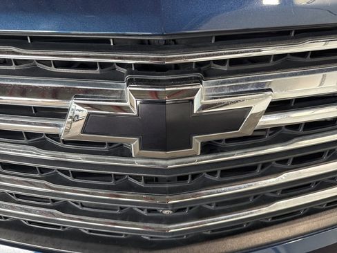 Used 2023 Chevrolet Traverse LT image 14