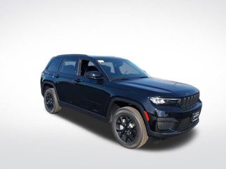 New 2025 Jeep Grand Cherokee Laredo video 2