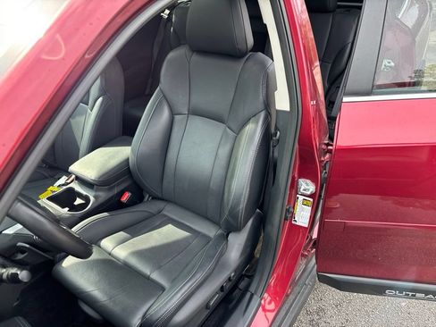 Certified 2024 Subaru Outback Limited AWD/4WD image 3