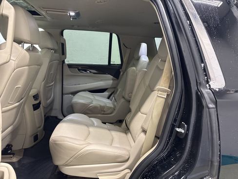 Used 2020 Cadillac Escalade Premium Luxury AWD/4WD image 11