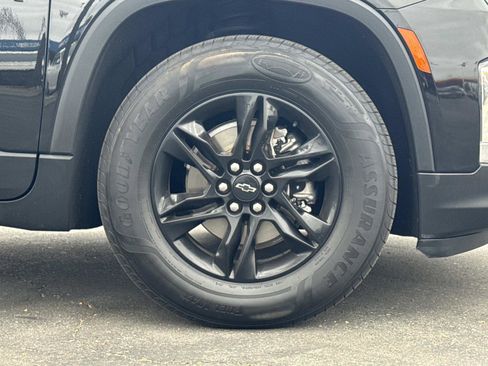 Used 2023 Chevrolet Traverse LT FWD image 32