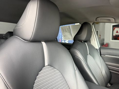 Used 2023 Toyota Camry SE FWD image 24